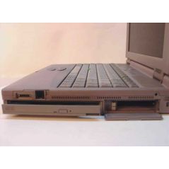 Toshiba 470CDT- 3.11 - PM 32MB 2.02GB - 12.1 - Port Serie et Parallèle - Ordinateur Portable